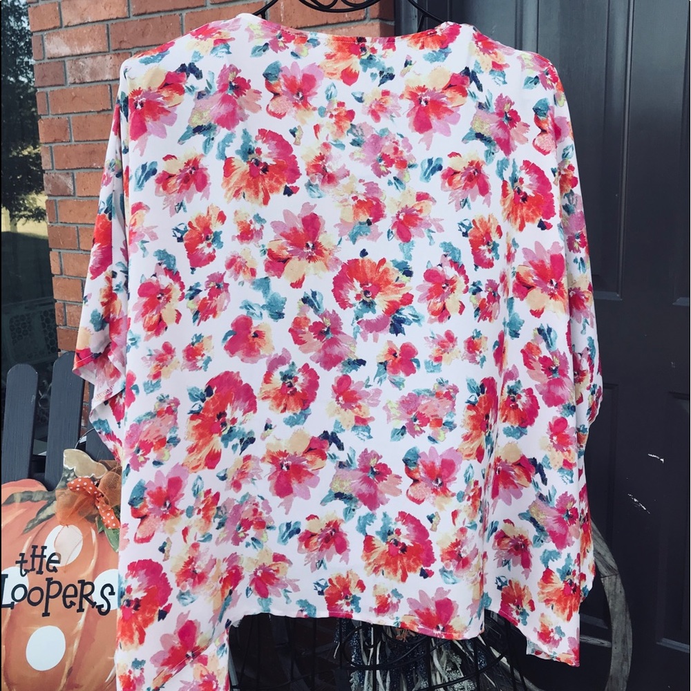 Forever 21 Floral Print Short Kimono - Picture 6 of 8
